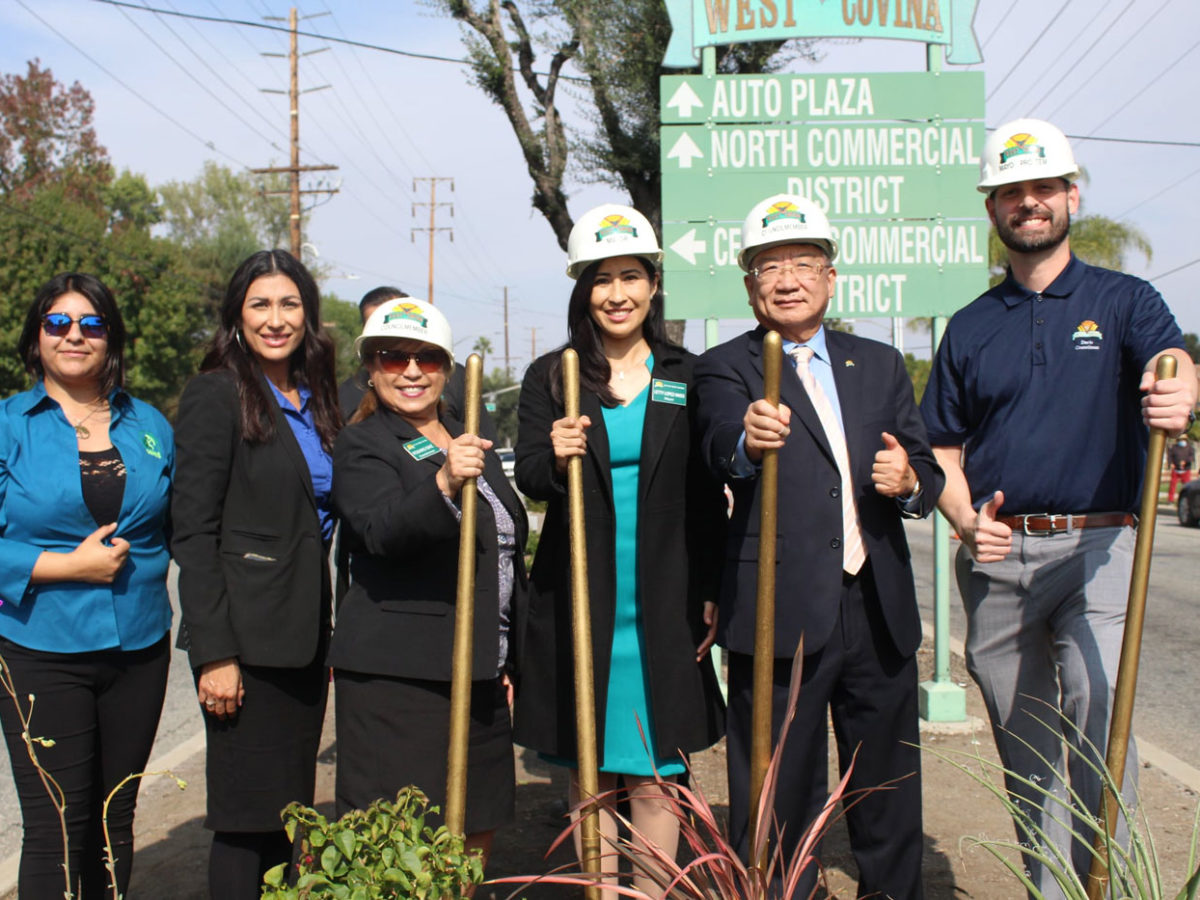 Community leaders, volunteers, and SVGCorps leaders with shovel's in hand